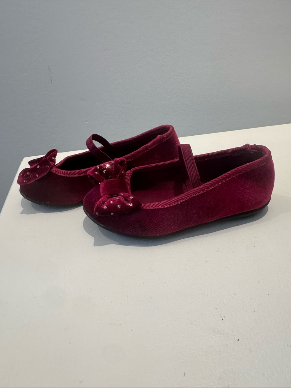 Girls Velvet Mary Jane Shoes with Bow - Burgundy